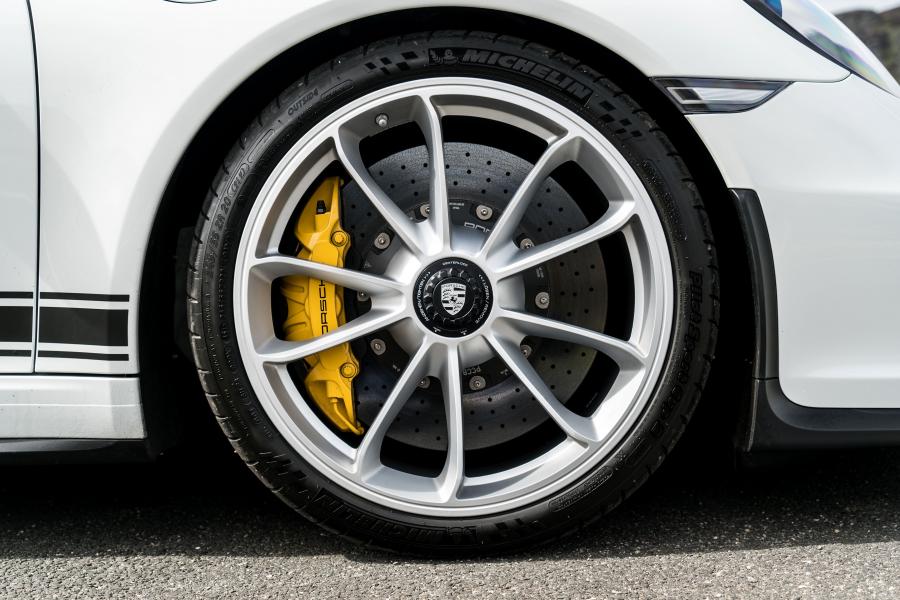 Колеса Porsche 911 R (991) 2016 года  (UK) (фото 7 из 29)